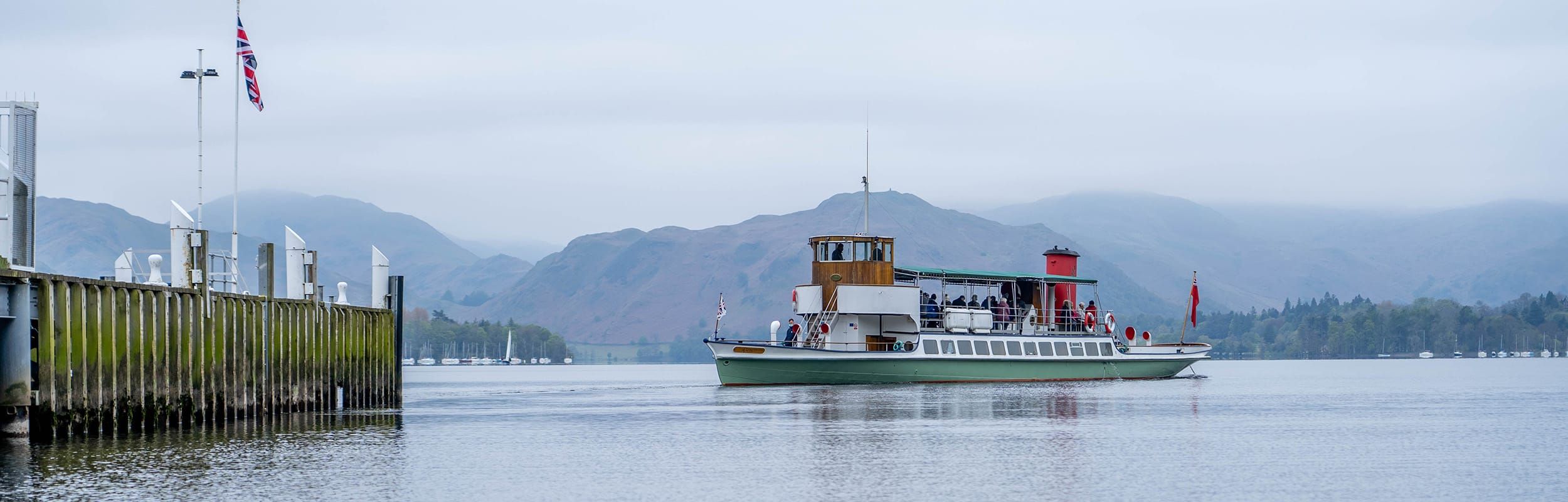 Ullswater 'Steamer' M.Y. Raven approaching Glenridding pier 